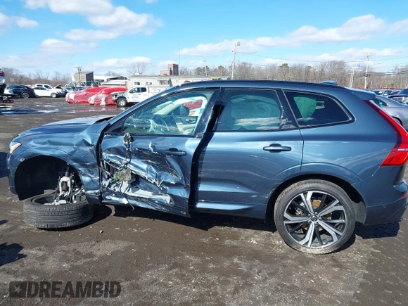 2024 Volvo XC60 Ultimate Dark Theme с VIN YV4L12RM6R1913362, выставлен на аукционе IAAI как лот 41596343 с пробегом 4 171 миль миль и . История ставок и продаж доступна на DreamBid. Изображение 18.