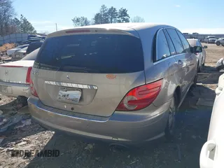 2008 Mercedes-Benz R-Class 3.5L with VIN 4JGCB56E48A064101, listed as a IAAI auction lot 41326581 with 302,626 mi miles. Bid and sale history available at carsss.com. Image 4.