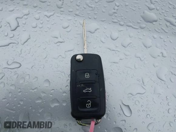 2012 Volkswagen Golf TDI с VIN WVWDM7AJ0CW327392, выставлен на аукционе IAAI как лот 41597767 с пробегом 150 391 миль миль и . История ставок и продаж доступна на DreamBid. Изображение 11.