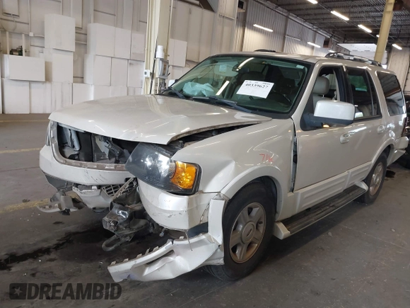 2005 Ford Expedition Limited with VIN 1FMFU20585LA92398, listed as a IAAI auction lot 40339627 with 154,554 mi miles. Bid and sale history available at carsss.com. Image 17.
