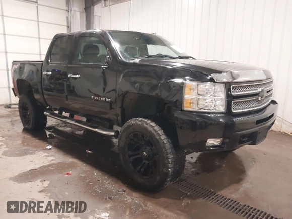 2013 Chevrolet Silverado 1500 LT with VIN 3GCPKSE75DG238194, listed as a IAAI auction lot 40997920 with 163,303 mi miles. Bid and sale history available at carsss.com. Image 1.