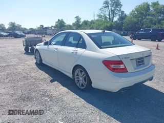 2012 Mercedes-Benz C 300 Sport с VIN WDDGF8BB8CA691471, выставлен на аукционе IAAI как лот 42621659 с пробегом 96 945 миль миль и . История ставок и продаж доступна на DreamBid. Изображение 3.