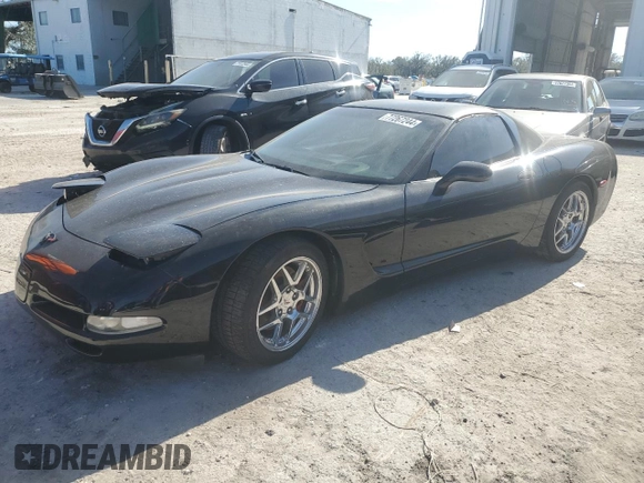 2004 Chevrolet Corvette with VIN 1G1YY22G445132598, listed as a Copart auction lot 77267244 with 140,102 mi miles and Salvage Title. Bid and sale history available at carsss.com. Image 1.