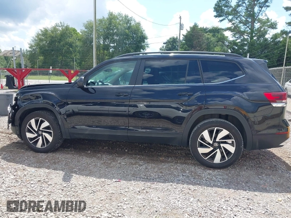 2024 Volkswagen Atlas SE with VIN 1V2WR2CA2RC531551, listed as a IAAI auction lot 42733108 with 34,551 mi miles and . Bid and sale history available at DreamBid. Image 14.
