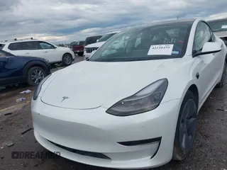 2023 Tesla Model 3 z VIN 5YJ3E1EA0PF511158, wystawiony jako IAAI lot #42210455 z przebiegiem 22 291 mil mil oraz . Historia ofert i sprzedaży dostępna na DreamBid. Obrazek 17.