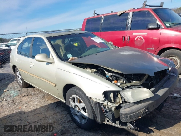 1998 Nissan Altima XE with VIN 1N4DL01D9WC223547, listed as a IAAI auction lot 41275743 with 178,699 mi miles. Bid and sale history available at carsss.com. Image 1.