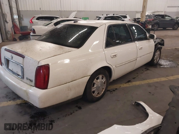 2005 Cadillac DeVille z VIN 1G6KD54YX5U247443, wystawiony jako IAAI lot #41468918 z przebiegiem 114 231 mil mil oraz . Historia ofert i sprzedaży dostępna na DreamBid. Obrazek 4.