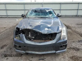 2011 Cadillac CTS-V z VIN 1G6DV5EP0B0159774, wystawiony jako Copart lot #74675704 z przebiegiem 126 830 mil mil oraz Szkoda całkowita • Salvage title. Historia ofert i sprzedaży dostępna na DreamBid. Obrazek 5.