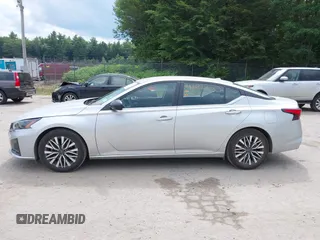 2024 Nissan Altima SV with VIN 1N4BL4DV4RN346569, listed as a IAAI auction lot 42827680 with 22,155 mi miles and . Bid and sale history available at DreamBid. Image 14.