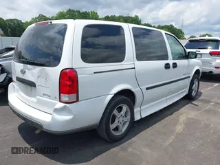 2008 Chevrolet Uplander LS Fleet z VIN 1GBDV13W98D115455, wystawiony jako IAAI lot #42470855 z przebiegiem 281 790 mil mil oraz . Historia ofert i sprzedaży dostępna na DreamBid. Obrazek 4.
