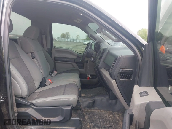 2019 Ford F-150 XL z VIN 1FTMF1CB7KKD87222, wystawiony jako IAAI lot #41955665 z przebiegiem 129 786 mil mil oraz . Historia ofert i sprzedaży dostępna na DreamBid. Obrazek 5.