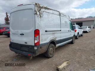 2017 Ford Transit z VIN 1FTBW2CGXHKA10403, wystawiony jako IAAI lot #42010167 z przebiegiem 69 746 mil mil oraz . Historia ofert i sprzedaży dostępna na DreamBid. Obrazek 4.
