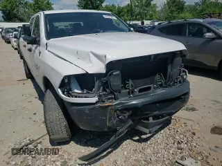 2017 Ram 2500 Tradesman z VIN 3C6TR4HT8HG578001, wystawiony jako Copart lot #62586865 z przebiegiem 261 103 mil mil oraz Szkoda całkowita • Salvage title. Historia ofert i sprzedaży dostępna na DreamBid. Obrazek 13.
