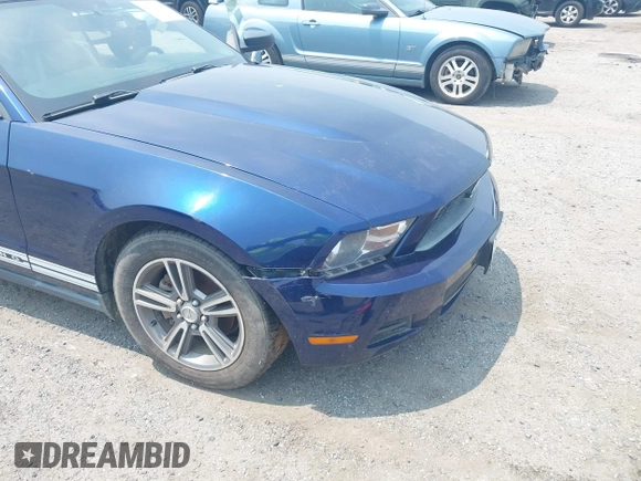 2010 Ford Mustang V6 z VIN 1ZVBP8EN7A5171725, wystawiony jako IAAI lot #42391324 z przebiegiem 202 671 mil mil oraz . Historia ofert i sprzedaży dostępna na DreamBid. Obrazek 6.