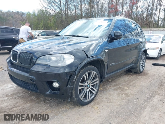 2013 BMW X5 xDrive35i z VIN 5UXZV4C51D0E11079, wystawiony jako IAAI lot #41875305 z przebiegiem 161 861 mil mil oraz . Historia ofert i sprzedaży dostępna na DreamBid. Obrazek 17.
