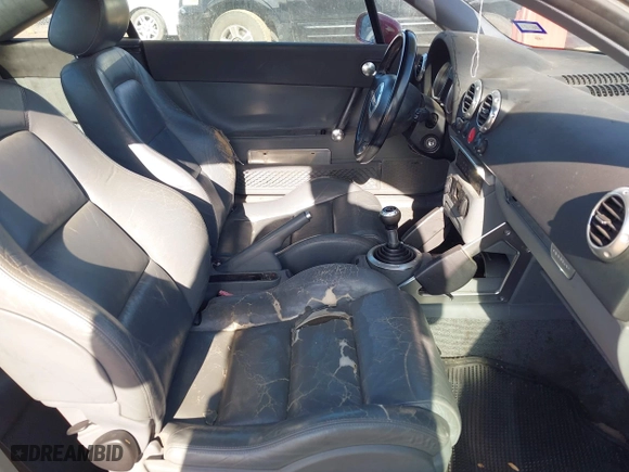 2001 Audi TT with VIN TRUWT28N911007947, listed as a IAAI auction lot 42078785 with 114,721 mi miles. Bid and sale history available at carsss.com. Image 5.