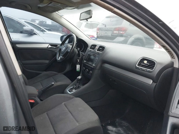 2013 Volkswagen Golf TDI with VIN WVWDM7AJ3DW133098, listed as a IAAI auction lot 41129134 with 89,753 mi miles. Bid and sale history available at carsss.com. Image 5.