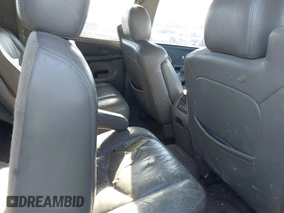 2003 Chevrolet Suburban LT with VIN 3GNFK16ZX3G236355, listed as a IAAI auction lot 38329078 with 248,228 mi miles and . Bid and sale history available at DreamBid. Image 8.