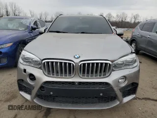 2016 BMW X5 M z VIN 5YMKT6C58G0R79357, wystawiony jako Copart lot #79043573 z przebiegiem 91 993 mil mil oraz . Historia ofert i sprzedaży dostępna na DreamBid. Obrazek 5.