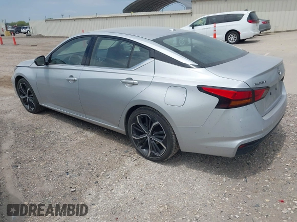 2024 Nissan Altima 2.5 SR with VIN 1N4BL4CV4RN360411, listed as a IAAI auction lot 42016732 with 27,967 mi miles. Bid and sale history available at carsss.com. Image 3.