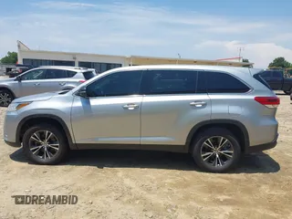 2019 Toyota Highlander LE with VIN 5TDZARFH0KS061239, listed as a IAAI auction lot 42601981 with 216,288 mi miles and . Bid and sale history available at DreamBid. Image 14.