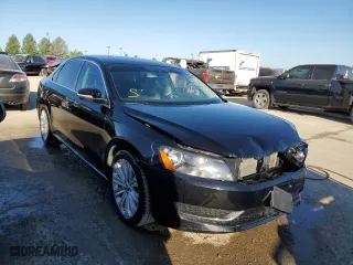2013 Volkswagen Passat SE with VIN 1VWBP7A34DC019822, listed as a Copart auction lot 54716514 with 113,894 mi miles and Salvage Title. Bid and sale history available at carsss.com. Image 4.
