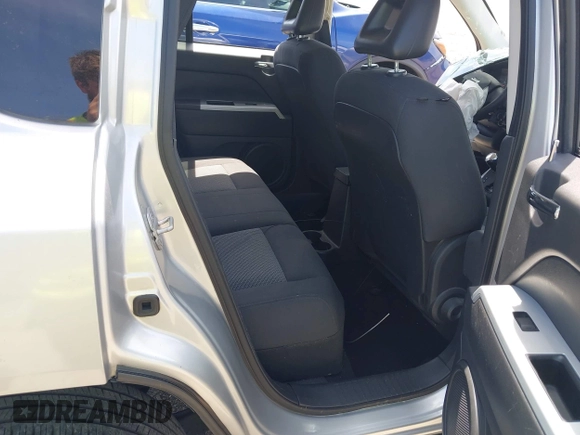 2008 Jeep Compass Sport with VIN 1J8FT47018D789268, listed as a IAAI auction lot 41903375 with 101,221 mi miles. Bid and sale history available at carsss.com. Image 8.