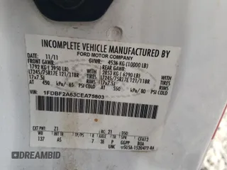 2012 Ford F-250 XL z VIN 1FDBF2A63CEA75803, wystawiony jako Copart lot #48637445 z przebiegiem 118 144 mil mil oraz Szkoda całkowita • Salvage title. Historia ofert i sprzedaży dostępna na DreamBid. Obrazek 12.