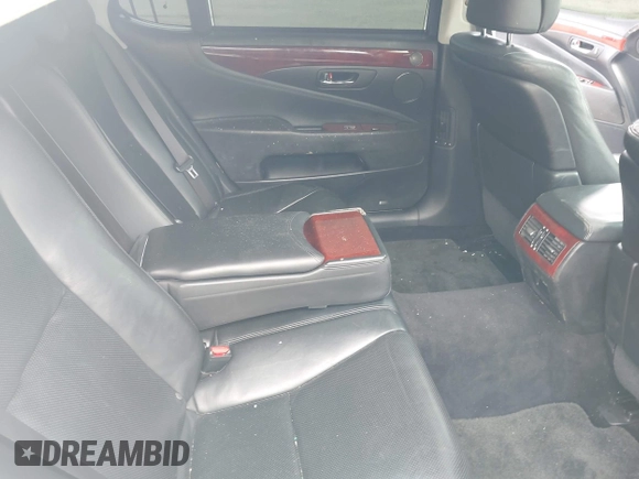 2012 Lexus LS 460 L z VIN JTHGL5EF3C5045004, wystawiony jako IAAI lot #42466634 z przebiegiem Nie podano mil oraz . Historia ofert i sprzedaży dostępna na DreamBid. Obrazek 8.