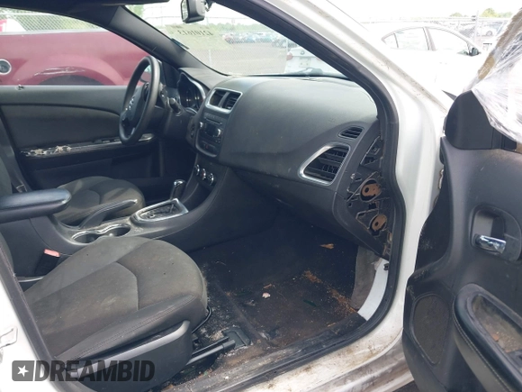 2014 Dodge Avenger SE with VIN 1C3CDZAB5EN189197, listed as a IAAI auction lot 42101613 with Not Provided miles and . Bid and sale history available at DreamBid. Image 5.