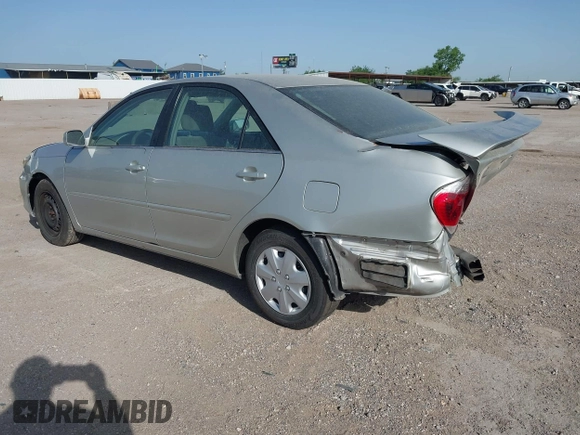 2005 Toyota Camry STD z VIN 4T1BE32K75U996144, wystawiony jako IAAI lot #42284780 z przebiegiem 157 050 mil mil oraz . Historia ofert i sprzedaży dostępna na DreamBid. Obrazek 3.