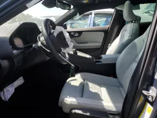 2023 Polestar 2 z VIN YSMED3KA8PL132504, wystawiony jako Copart lot #53187115 z przebiegiem Nie podano mil oraz Szkody całkowita. Historia ofert i sprzedaży dostępna na DreamBid. Obrazek 7.