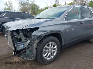2021 Chevrolet Traverse LT Cloth z VIN 1GNERGKW3MJ157258, wystawiony jako IAAI lot #42169401 z przebiegiem 34 992 mil mil oraz . Historia ofert i sprzedaży dostępna na DreamBid. Obrazek 6.