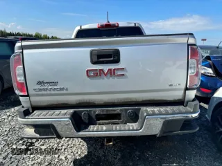 2017 GMC Canyon 4WD SLE z VIN 1GTG6CEN4H1192497, wystawiony jako Copart lot #50968085 z przebiegiem Nie podano mil oraz Szkoda całkowita • Salvage title. Historia ofert i sprzedaży dostępna na DreamBid. Obrazek 6.