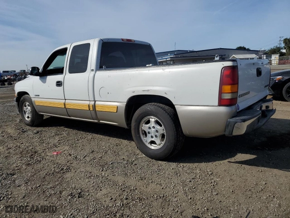 2002 Chevrolet Silverado 1500 LS with VIN 2GCEC19V121342825, listed as a Copart auction lot 82476214 with 223,598 mi miles and Clean Title. Bid and sale history available at carsss.com. Image 2.