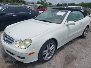 2008 Mercedes-Benz CLK 3.5L with VIN WDBTK56G98F236825, listed as a IAAI auction lot 42193752 with 127,318 mi miles. Bid and sale history available at carsss.com. Image 2.