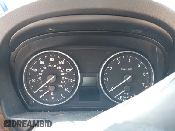 2006 BMW 3 Series 325i with VIN WBAVB175X6NK31214, listed as a IAAI auction lot 42235646 with Not provided miles and . Bid and sale history available at DreamBid. Image 7.