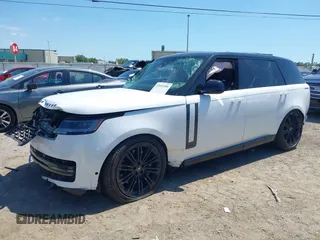 2024 Land Rover Range Rover Autobiography z VIN SALK1BE92RA209166, wystawiony jako IAAI lot #42033486 z przebiegiem 16 084 mil mil oraz . Historia ofert i sprzedaży dostępna na DreamBid. Obrazek 2.