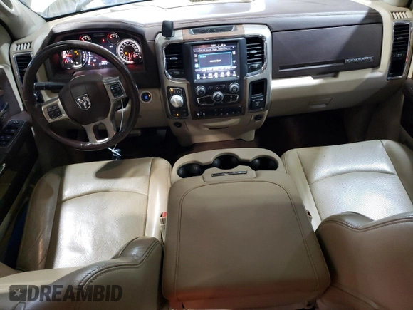 2016 Ram 1500 Laramie z VIN 1C6RR7VM5GS325623, wystawiony jako Copart lot #55852815 z przebiegiem 112 244 mil mil oraz Czysty tytuł • Clean title. Historia ofert i sprzedaży dostępna na DreamBid. Obrazek 8.