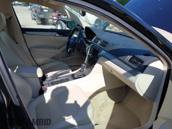 2014 Volkswagen Passat SE с VIN 1VWBN7A37EC002696, выставлен на аукционе IAAI как лот 42308028 с пробегом 165 111 миль миль и . История ставок и продаж доступна на DreamBid. Изображение 5.