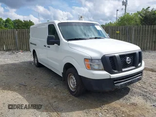 2014 Nissan NV S z VIN 1N6BF0KL4EN103105, wystawiony jako IAAI lot #42197998 z przebiegiem 337 550 mil mil oraz . Historia ofert i sprzedaży dostępna na DreamBid. Obrazek 1.