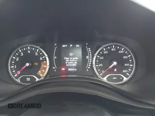 2020 Jeep Renegade Altitude with VIN ZACNJAB17LPL84093, listed as a IAAI auction lot 42122399 with 32,541 mi miles and . Bid and sale history available at DreamBid. Image 7.