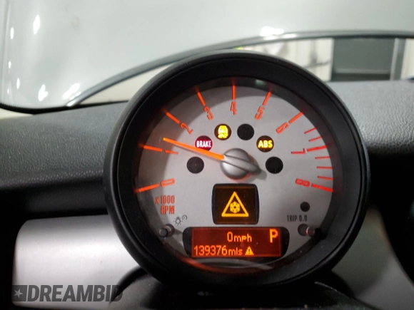 2012 MINI Hardtop with VIN WMWSU3C5XCT254532, listed as a Copart auction lot 88258525 with 139,376 mi miles and Non Repairable. Bid and sale history available at DreamBid. Image 9.