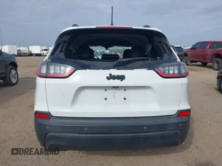 2019 Jeep Cherokee Latitude Plus z VIN 1C4PJLLB7KD443736, wystawiony jako IAAI lot #41632280 z przebiegiem 108 314 mil mil oraz . Historia ofert i sprzedaży dostępna na DreamBid. Obrazek 16.