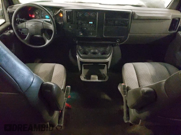 2005 Chevrolet Express Passenger with VIN 1GAHG39U451202405, listed as a Copart auction lot 45713255 with 488,178 mi miles and Salvage title. Bid and sale history available at DreamBid. Image 8.