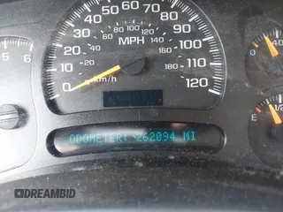2005 Chevrolet Suburban Z71 z VIN 3GNFK16Z15G178686, wystawiony jako IAAI lot #42437360 z przebiegiem 262 094 mil mil oraz . Historia ofert i sprzedaży dostępna na DreamBid. Obrazek 12.