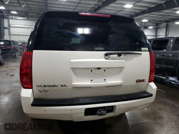 2013 GMC Yukon XL SLT with VIN 1GKS2KE70DR270162, listed as a Copart auction lot 44357555 with 141,889 mi miles and Salvage Title. Bid and sale history available at carsss.com. Image 6.
