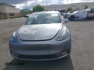 2024 Tesla Model Y z VIN 7SAYGDED7RF197638, wystawiony jako IAAI lot #42246267 z przebiegiem 8 757 mil mil oraz . Historia ofert i sprzedaży dostępna na DreamBid. Obrazek 13.
