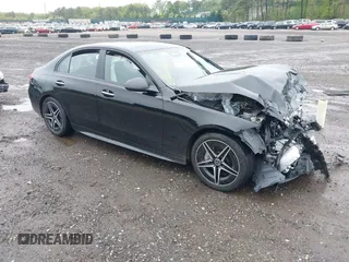 2024 Mercedes-Benz C 300 z VIN W1KAF4HB7RR164070, wystawiony jako IAAI lot #42220022 z przebiegiem 22 290 mil mil oraz . Historia ofert i sprzedaży dostępna na DreamBid. Obrazek 1.