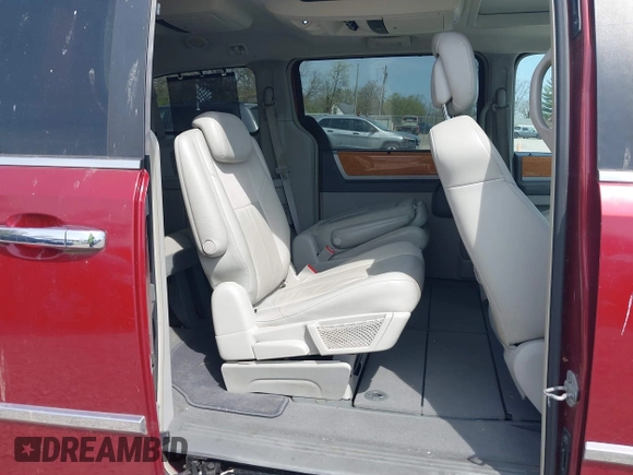 2010 Chrysler Town & Country Limited with VIN 2A4RR7DX2AR358067, listed as a IAAI auction lot 42065257 with 188,290 mi miles and . Bid and sale history available at carsss.com. Image 8.